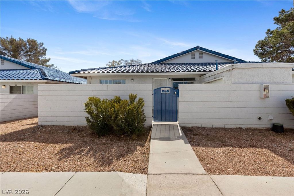 2132 Chertsey Drive B, Las Vegas, NV 89108