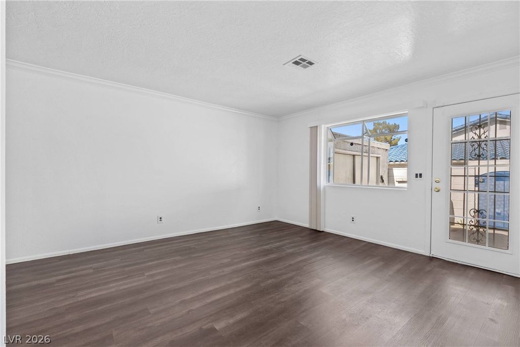 Image 11 of property listing at 2132 Chertsey Drive B, Las Vegas, NV 89108