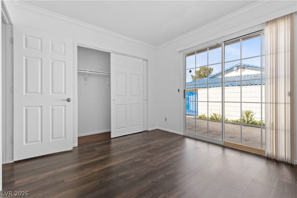 Image 16 of property listing at 2132 Chertsey Drive B, Las Vegas, NV 89108