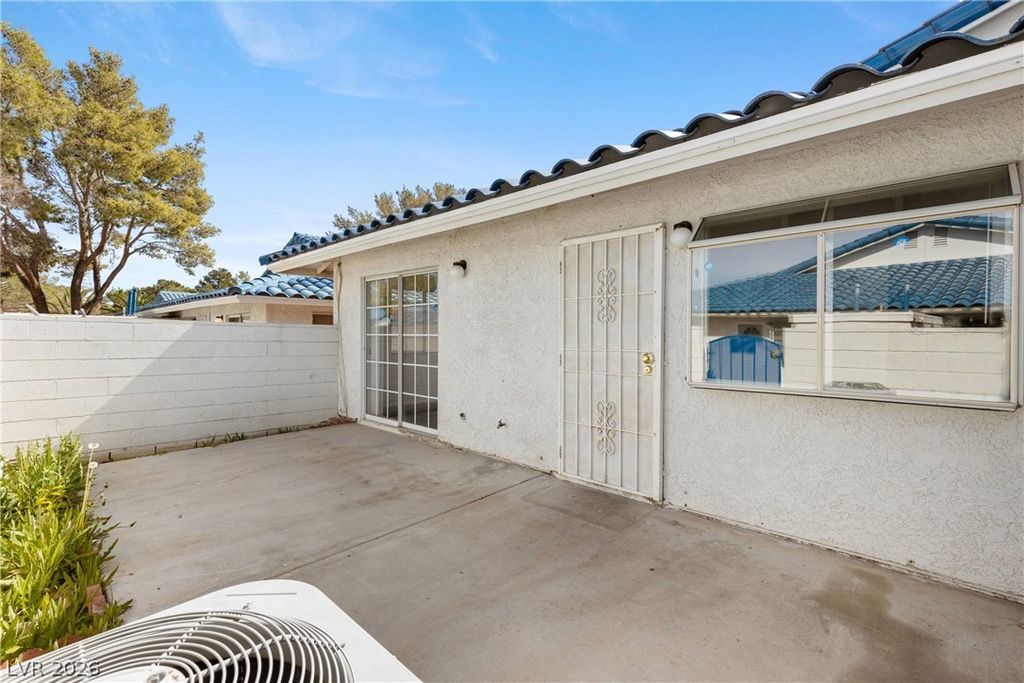 Image 27 of property listing at 2132 Chertsey Drive B, Las Vegas, NV 89108