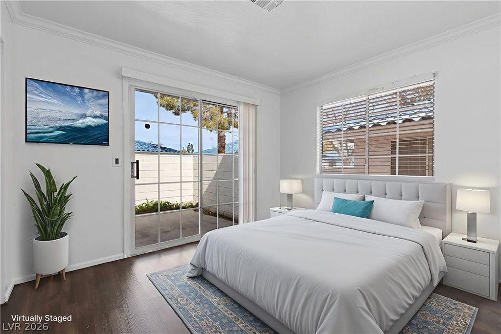 Image 5 of property listing at 2132 Chertsey Drive B, Las Vegas, NV 89108