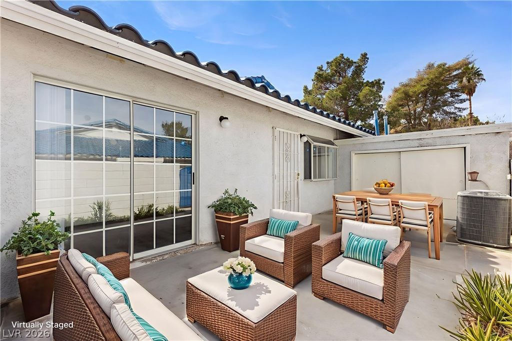 Image 6 of property listing at 2132 Chertsey Drive B, Las Vegas, NV 89108