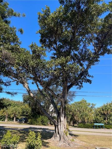 601 Periwinkle WAY D1, Sanibel, FL 33957