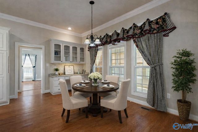 4402 Cove Nestle Drive SE, Owens Cross Roads, AL 35763