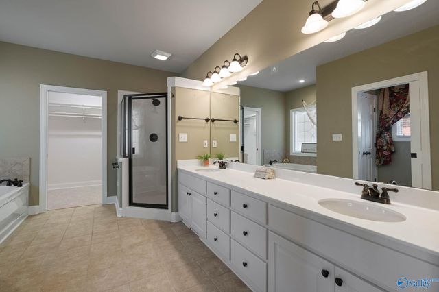 4402 Cove Nestle Drive SE, Owens Cross Roads, AL 35763