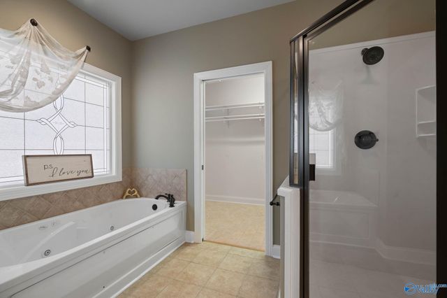 4402 Cove Nestle Drive SE, Owens Cross Roads, AL 35763