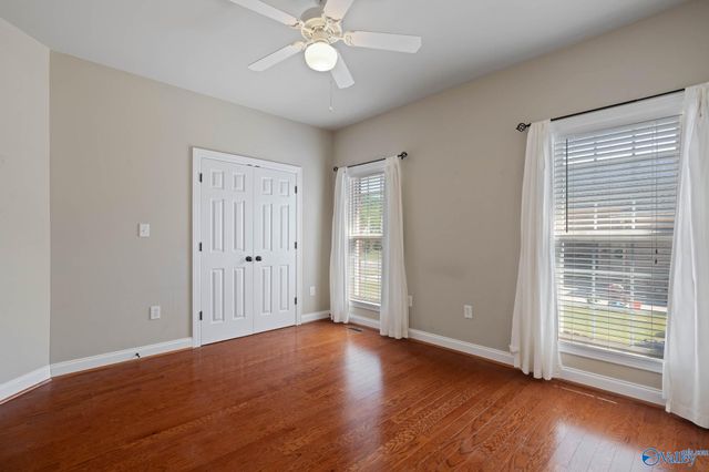 4402 Cove Nestle Drive SE, Owens Cross Roads, AL 35763