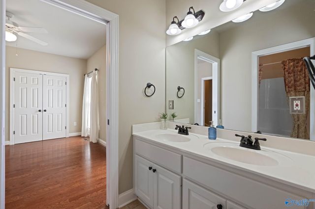 4402 Cove Nestle Drive SE, Owens Cross Roads, AL 35763