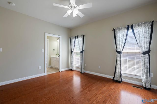 4402 Cove Nestle Drive SE, Owens Cross Roads, AL 35763