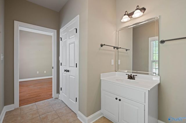 4402 Cove Nestle Drive SE, Owens Cross Roads, AL 35763