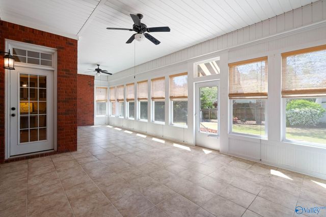 4402 Cove Nestle Drive SE, Owens Cross Roads, AL 35763