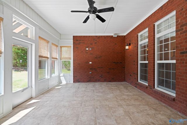 4402 Cove Nestle Drive SE, Owens Cross Roads, AL 35763