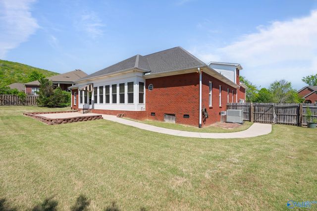 4402 Cove Nestle Drive SE, Owens Cross Roads, AL 35763