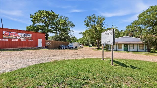 1301 Highway 105, Brenham, TX 77833