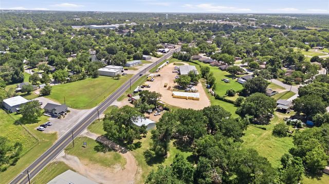 1301 Highway 105, Brenham, TX 77833