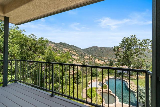 15223 Ledgewood Drive, Redding, CA 96001