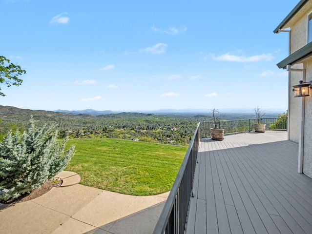 15223 Ledgewood Drive, Redding, CA 96001