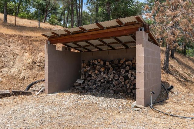 15223 Ledgewood Drive, Redding, CA 96001