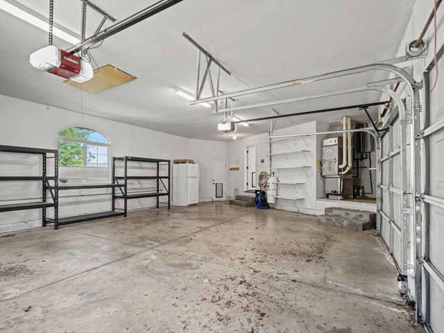 15223 Ledgewood Drive, Redding, CA 96001