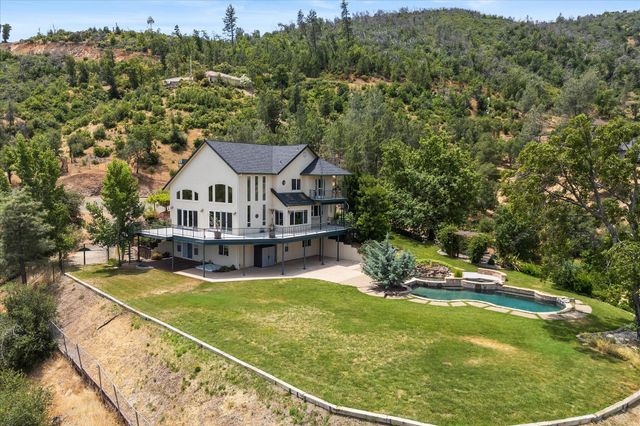 15223 Ledgewood Drive, Redding, CA 96001