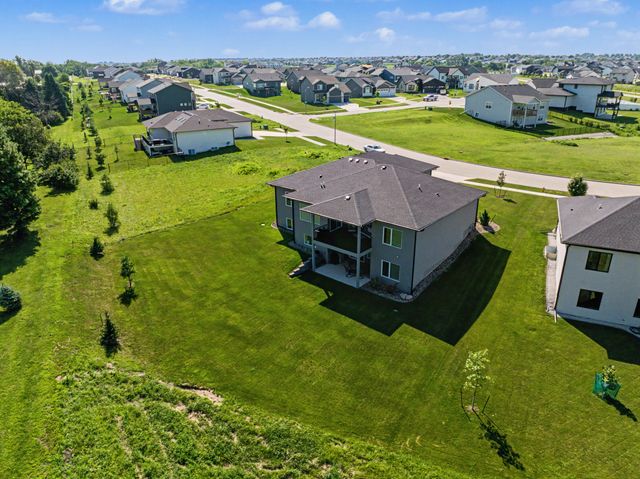 415 NW Woodmoor Drive, Waukee, IA 50263