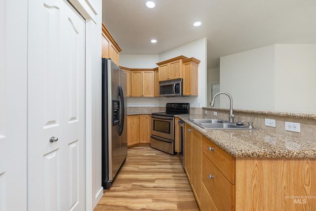 1373 W Loretta, Meridian, ID 83646