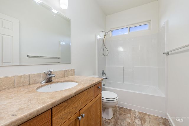 1373 W Loretta, Meridian, ID 83646