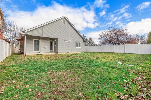 1373 W Loretta, Meridian, ID 83646