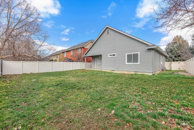 1373 W Loretta, Meridian, ID 83646