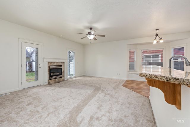 1373 W Loretta, Meridian, ID 83646