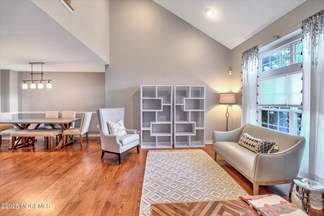 2 Kentucky Way, Freehold, NJ 07728