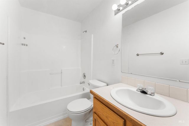 163 N Orchard Heights Way, Nampa, ID 83651