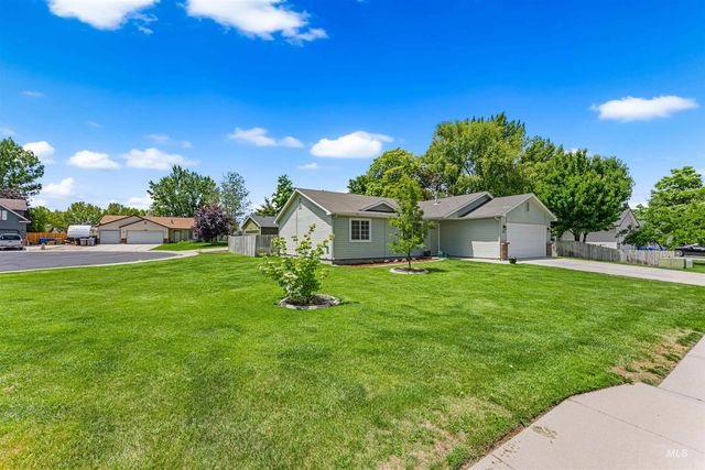 163 N Orchard Heights Way, Nampa, ID 83651