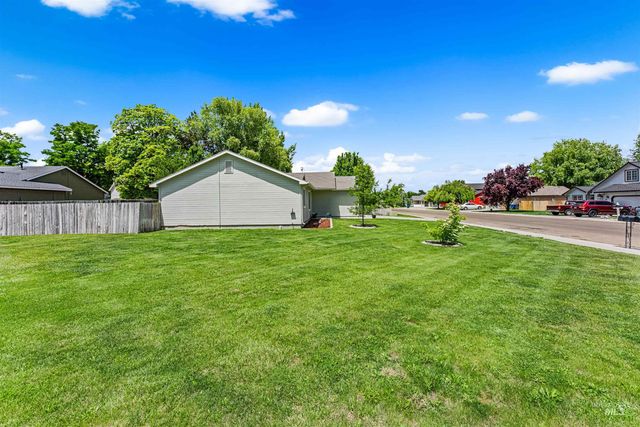 163 N Orchard Heights Way, Nampa, ID 83651