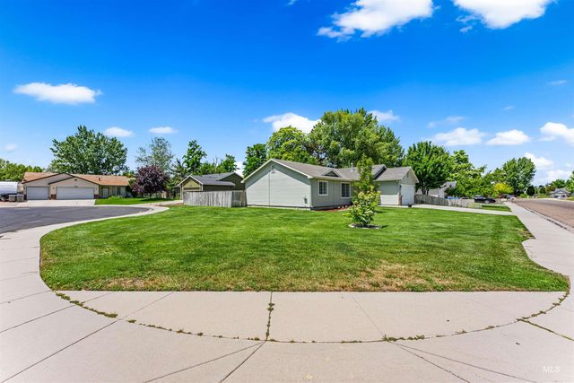 163 N Orchard Heights Way, Nampa, ID 83651