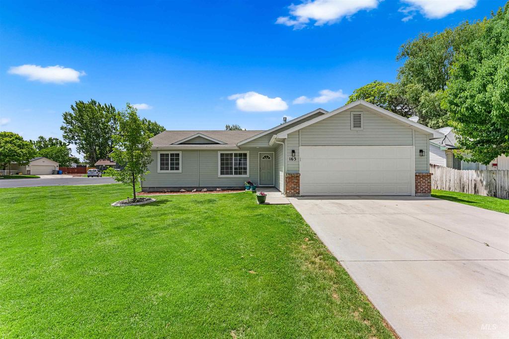 163 N Orchard Heights Way, Nampa, ID 83651