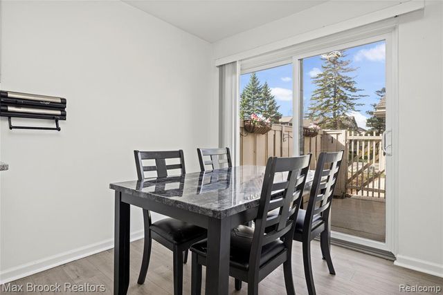 7451 Pebble Point, West Bloomfield, MI 48322