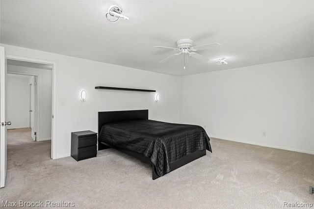 7451 Pebble Point, West Bloomfield, MI 48322
