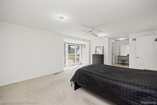 7451 Pebble Point, West Bloomfield, MI 48322