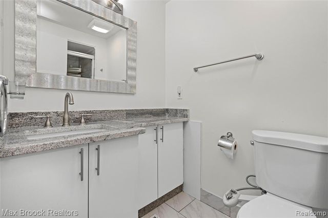 7451 Pebble Point, West Bloomfield, MI 48322
