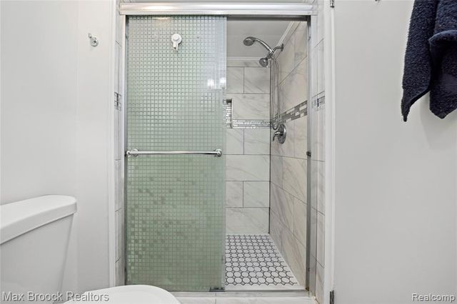 7451 Pebble Point, West Bloomfield, MI 48322