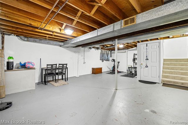 7451 Pebble Point, West Bloomfield, MI 48322