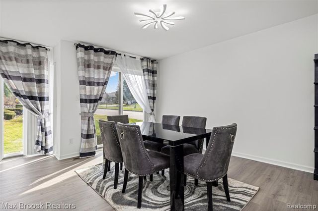 7451 Pebble Point, West Bloomfield, MI 48322