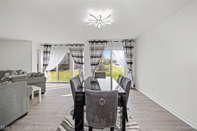 7451 Pebble Point, West Bloomfield, MI 48322