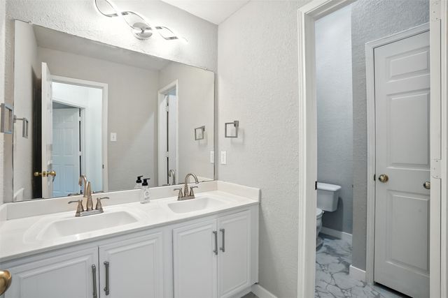 6605 Oxford Lane, The Colony, TX 75056