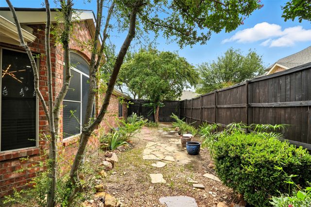 6605 Oxford Lane, The Colony, TX 75056