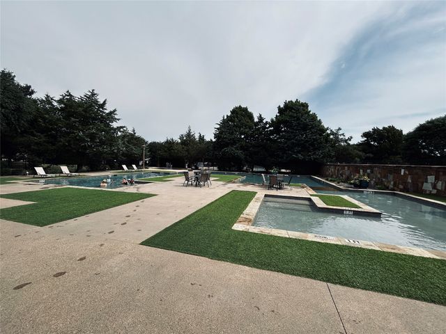 6605 Oxford Lane, The Colony, TX 75056