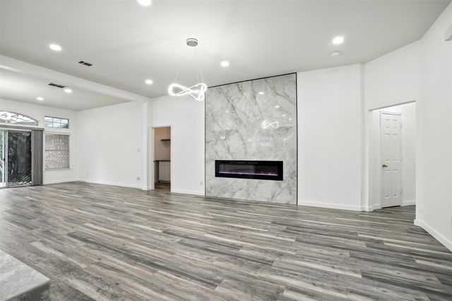 6605 Oxford Lane, The Colony, TX 75056