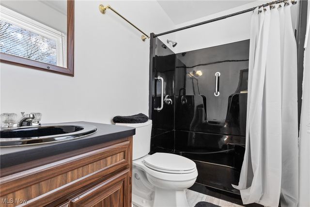 64643 Loomis Lane, Belmont, OH 43718