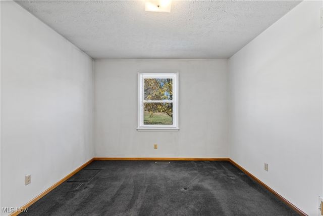 64643 Loomis Lane, Belmont, OH 43718